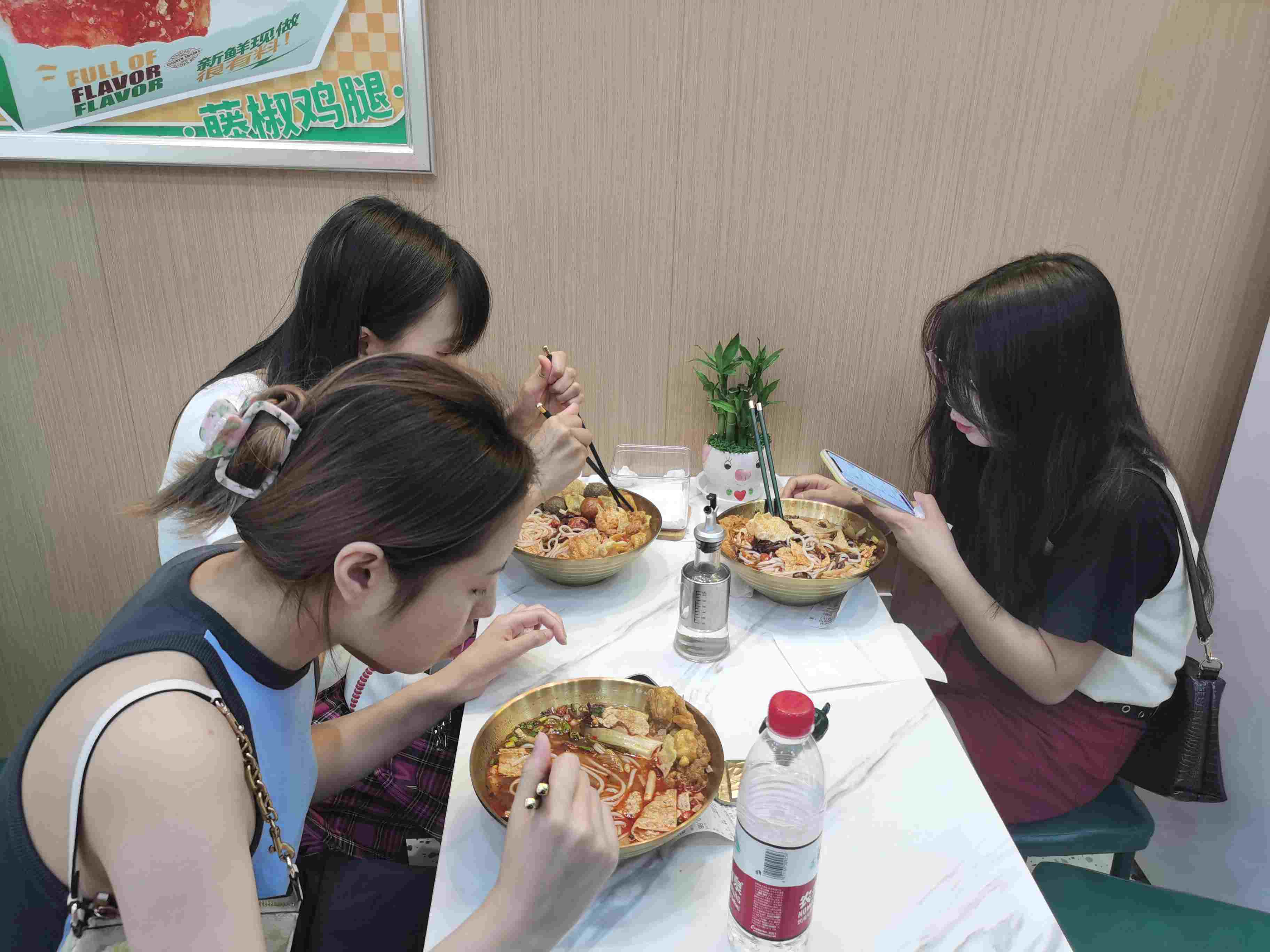 加盟螺螄粉開店需要多少錢？門檻高不高？