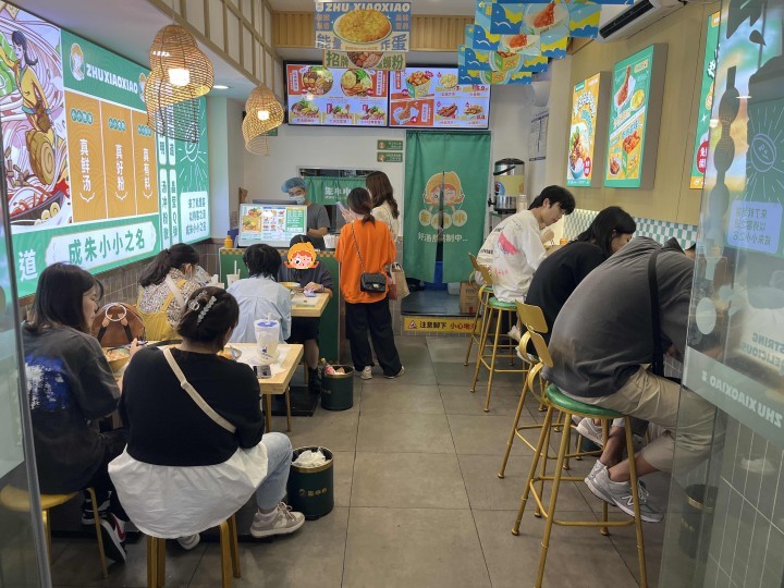 餐飲行業競爭愈發激烈，現在開螺螄粉加盟店前景如何？
