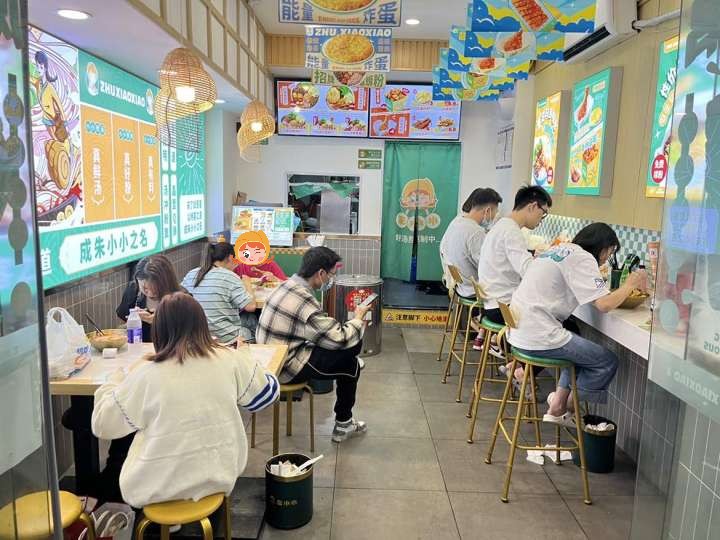 選擇螺螄粉加盟品牌，加盟朱小小有哪些優勢？